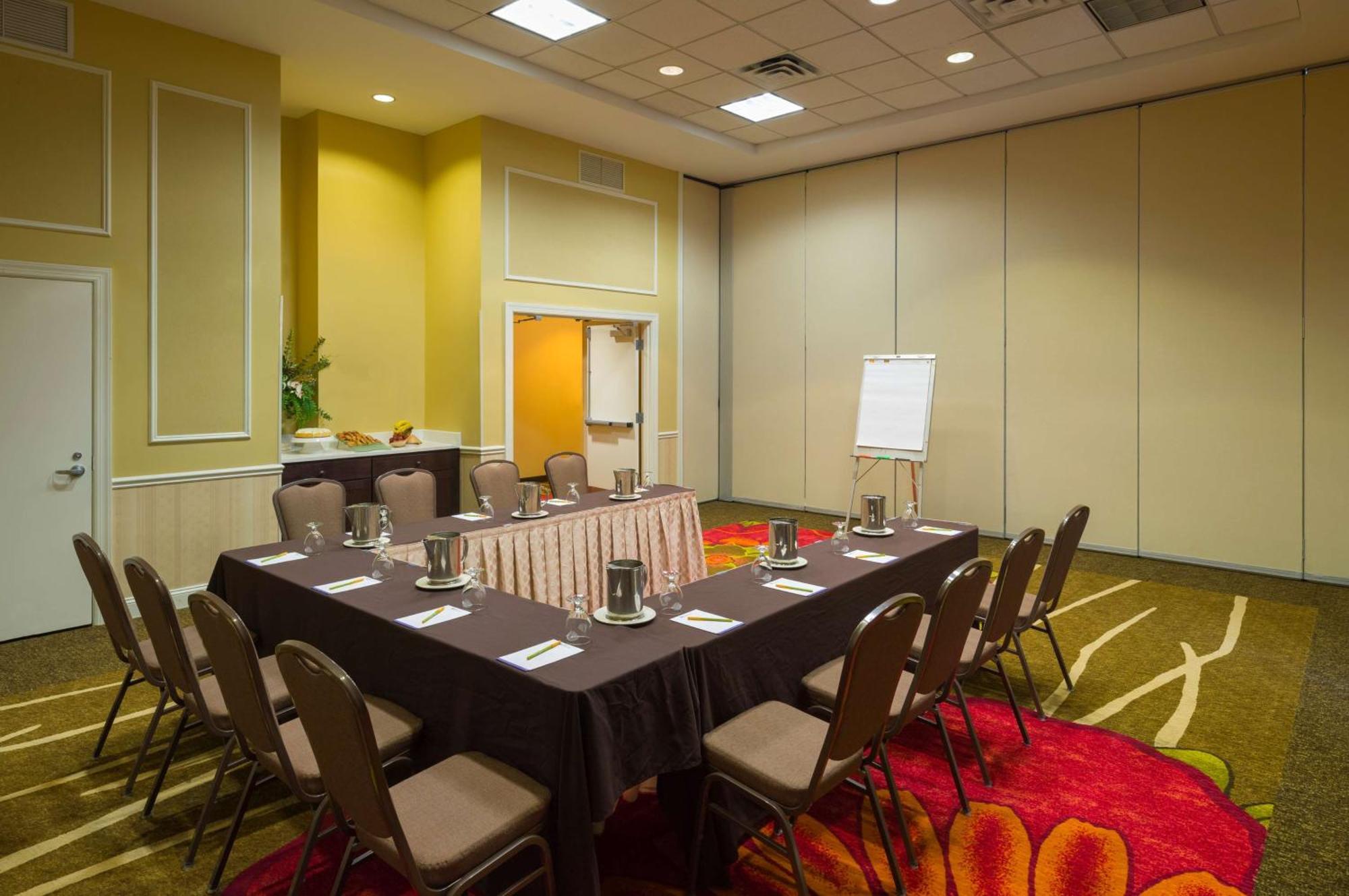 Hilton Garden Inn Edison/Raritan Center Екстер'єр фото