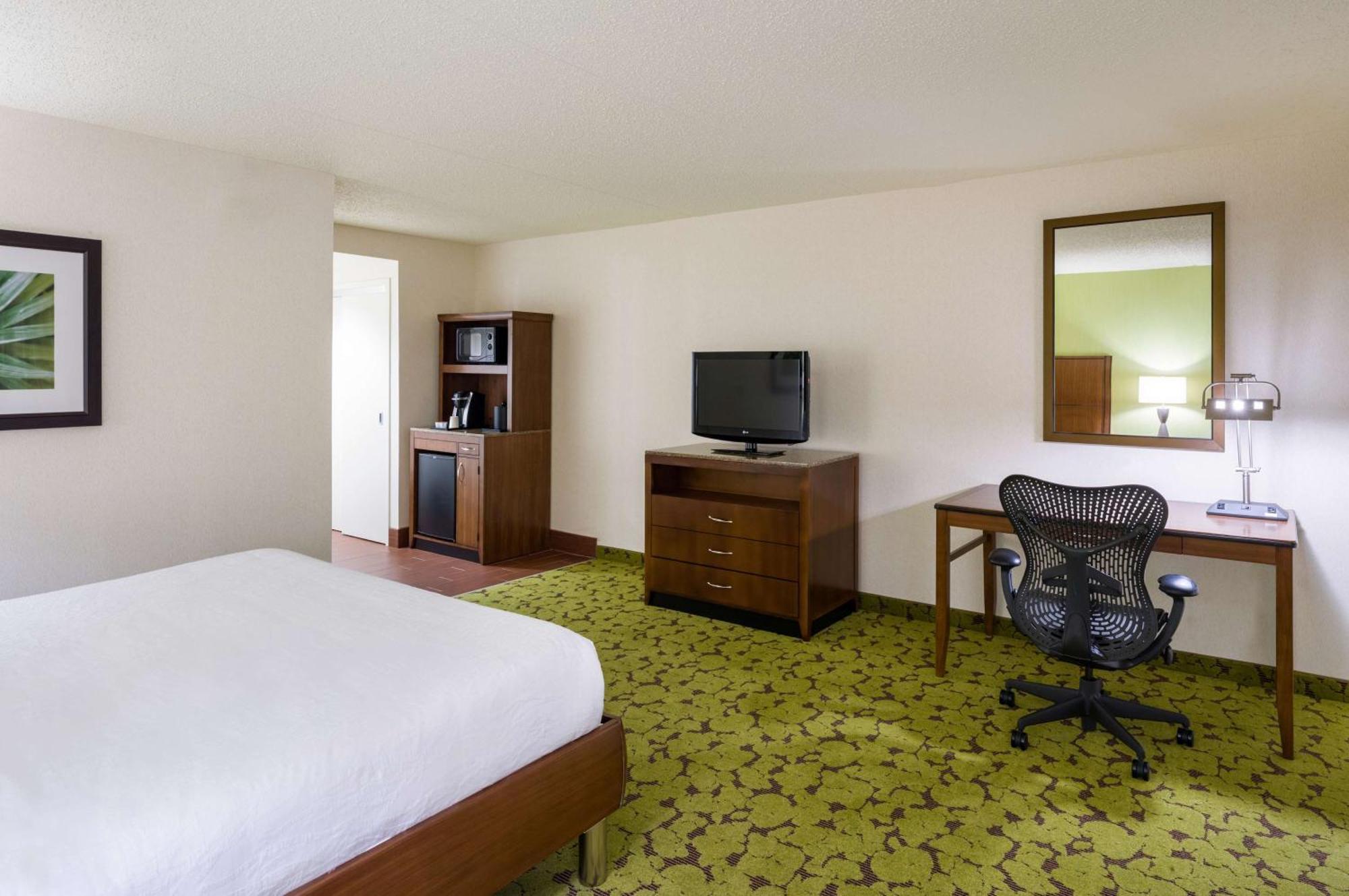 Hilton Garden Inn Edison/Raritan Center Екстер'єр фото