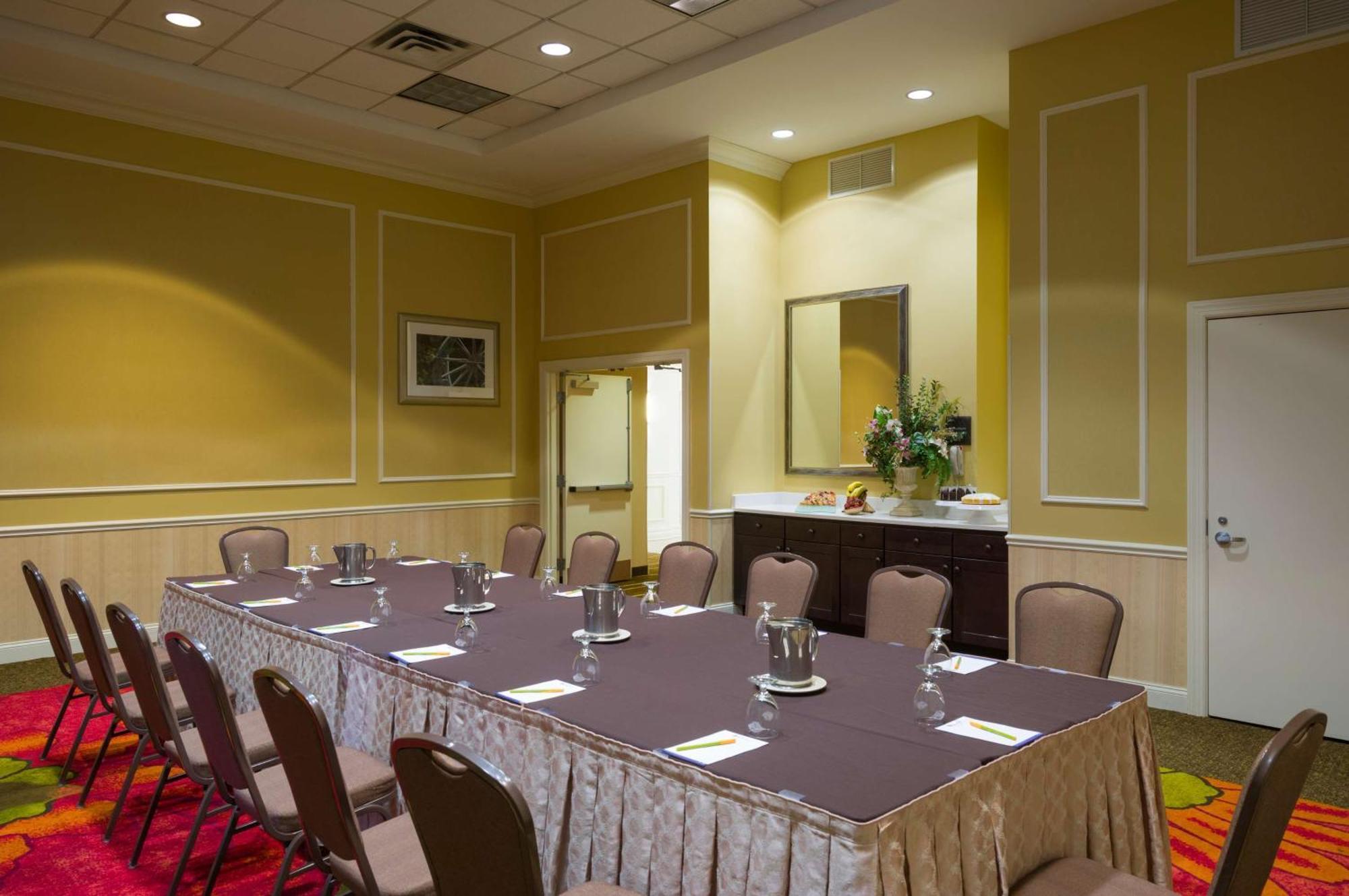 Hilton Garden Inn Edison/Raritan Center Екстер'єр фото