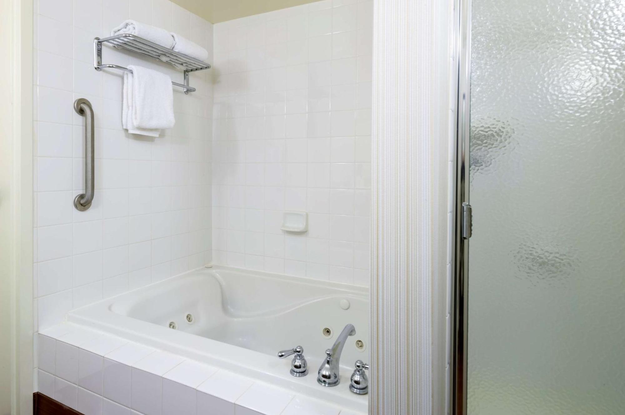Hilton Garden Inn Edison/Raritan Center Екстер'єр фото