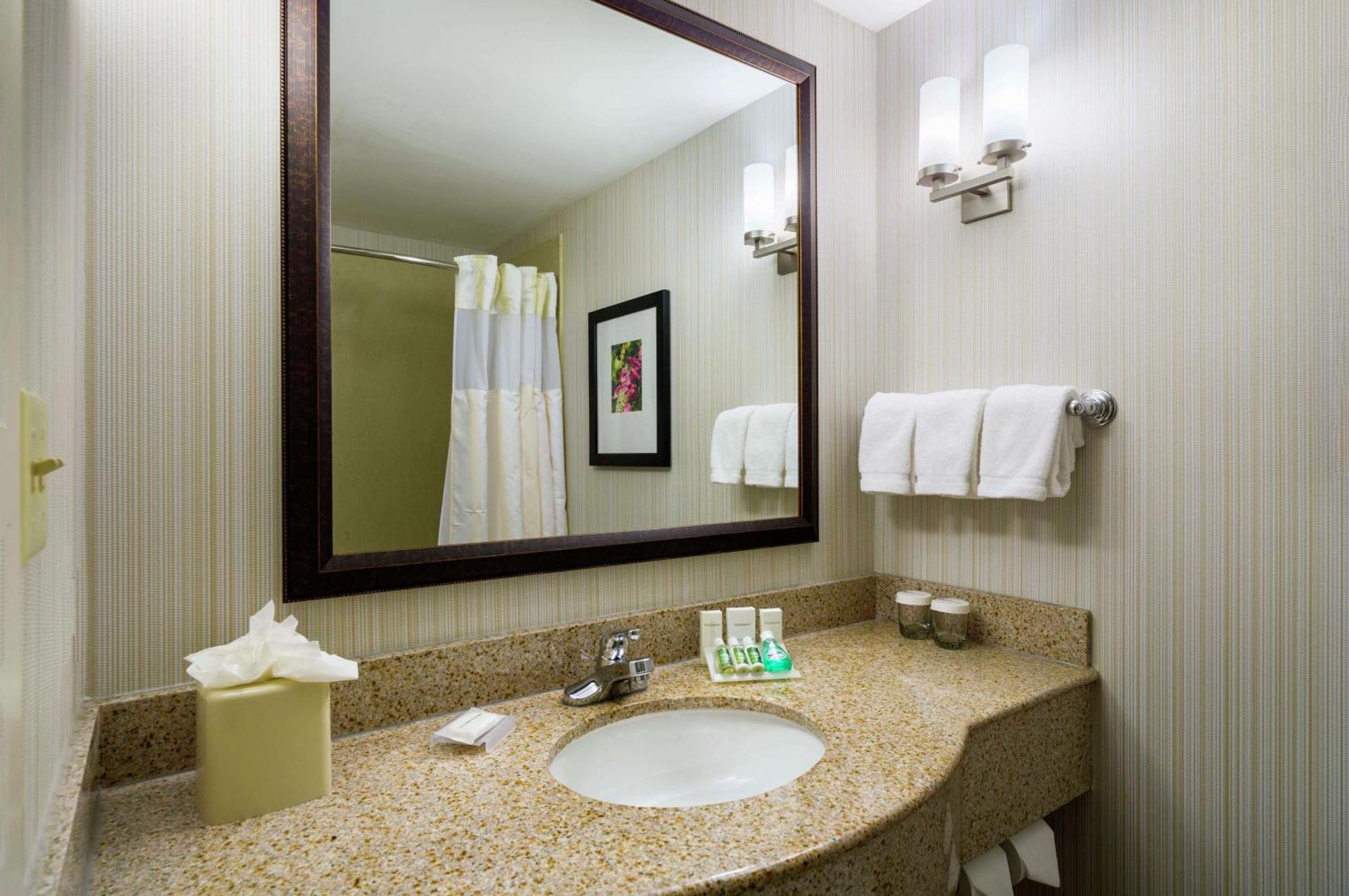 Hilton Garden Inn Edison/Raritan Center Екстер'єр фото